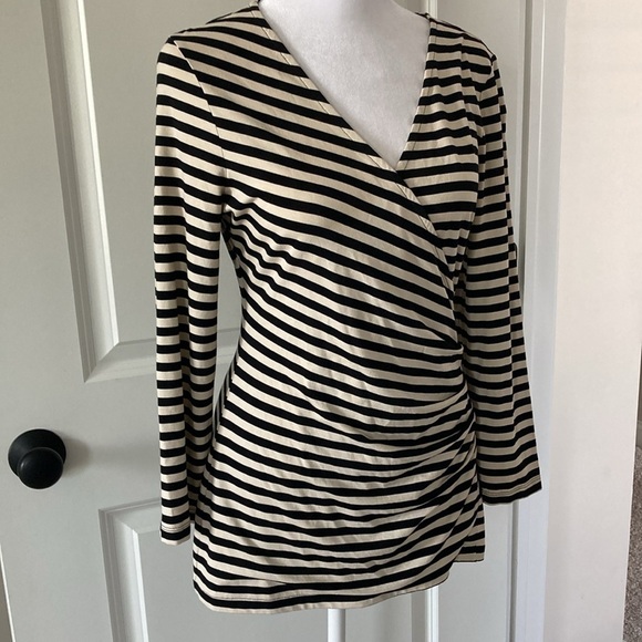 Banana Republic medium top crossover black tan v-neck Rouching - Picture 5 of 10